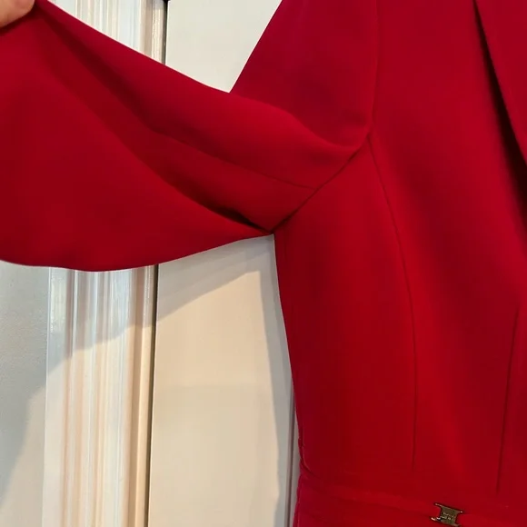 Tahari beautiful deep red women’s blazer jacket. flattering cut-style - size 8 - Picture 5 of 14